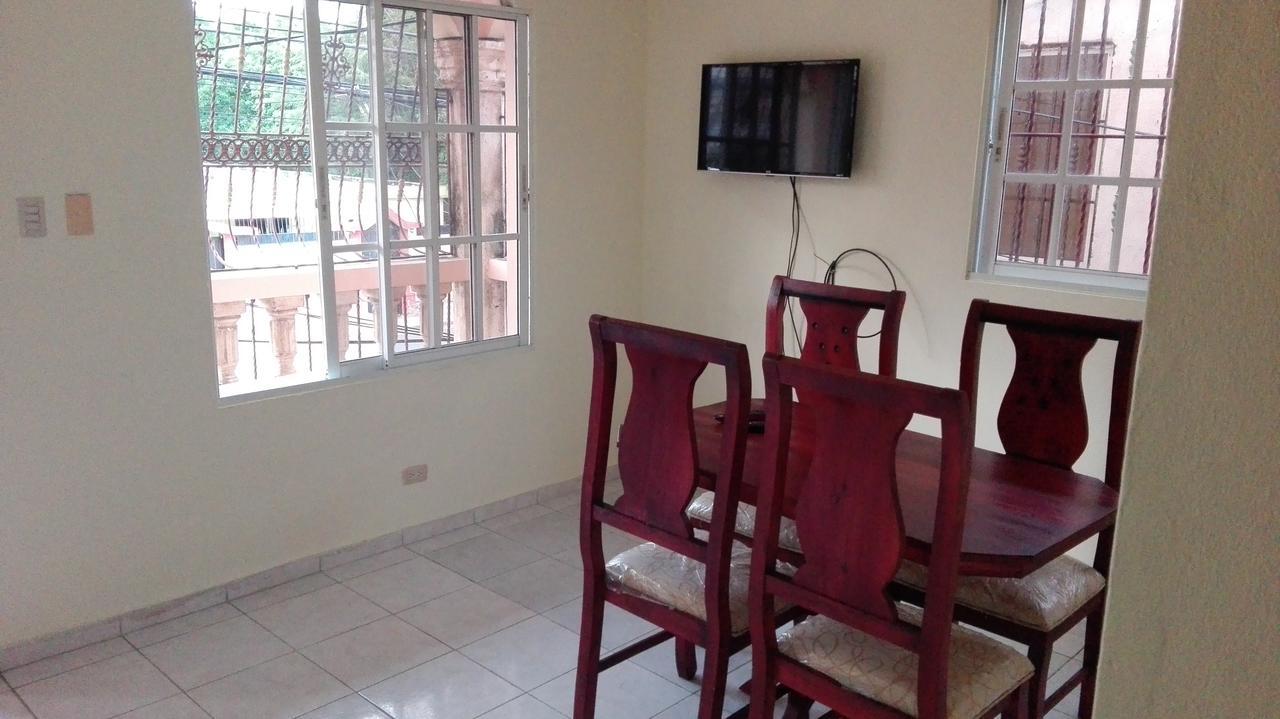 Queen Of Hearts Apartahotel Santo Domingo Exterior photo